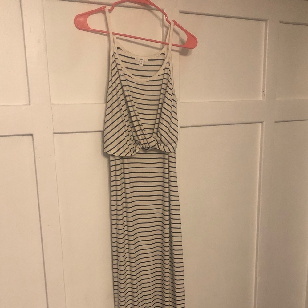 Women’s sleeveless Maxi Dress